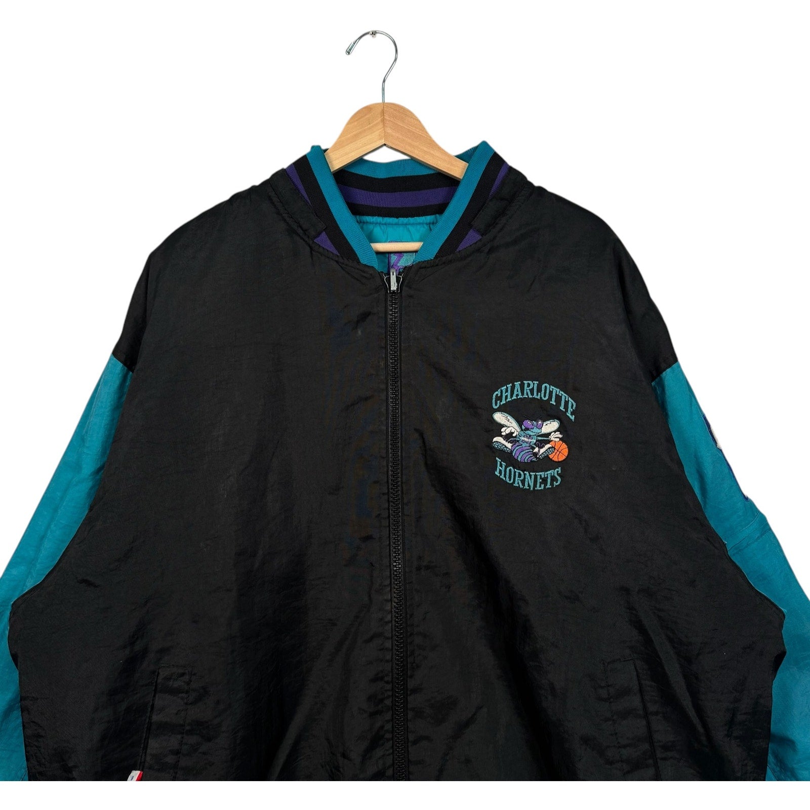 Vintage Pro Player Charlotte Hornets Reversible Puffer Jacket