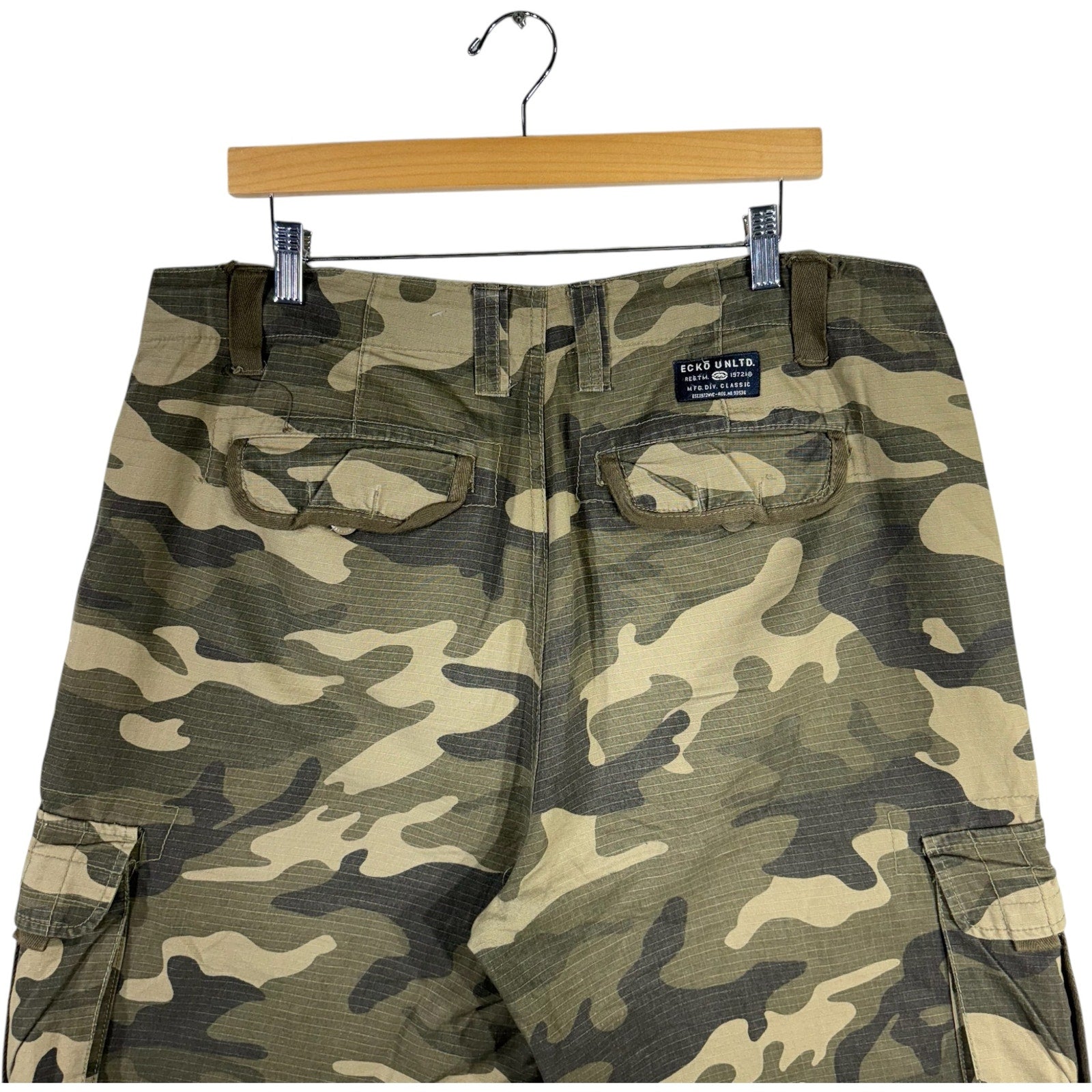 Vintage Y2K Ecko Unlimited Camo Cargo Shorts 34x12