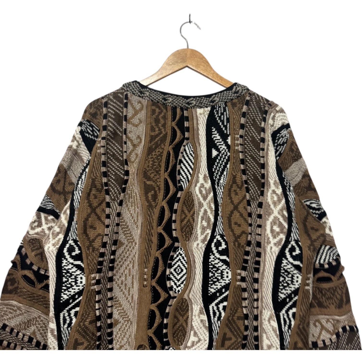 Vintage Patterned 3D Style Knit Sweater