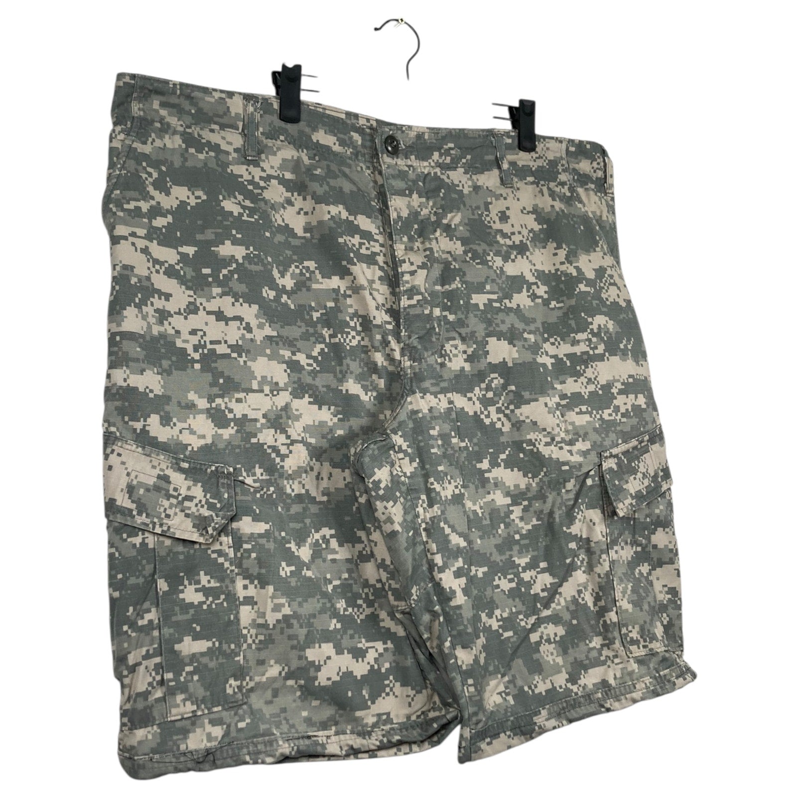 Vintage Camo Cargo Shorts 42
