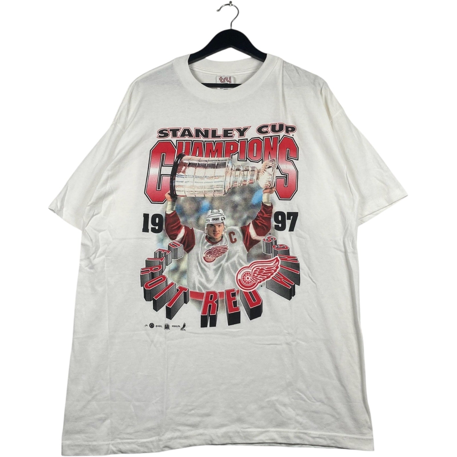 Vintage Detroit Red Wings Stanley Cup Champions NHL Tee 1997