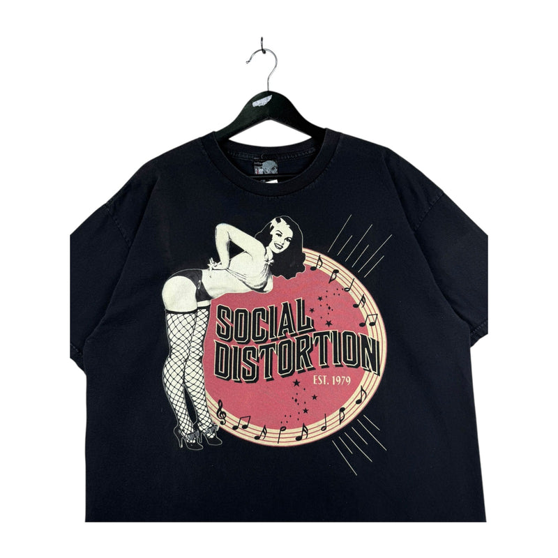 Vintage Social Distortion Pin-Up Girl Rock Band T-Shirt