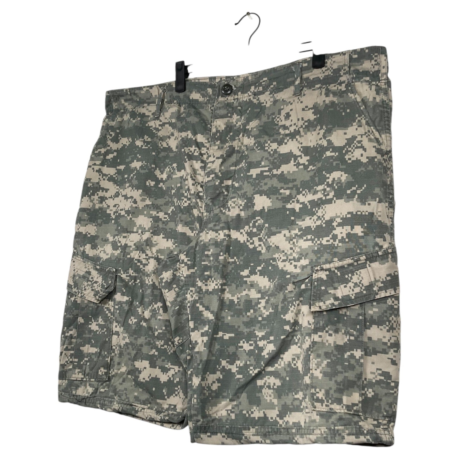 Vintage Camo Cargo Shorts 42