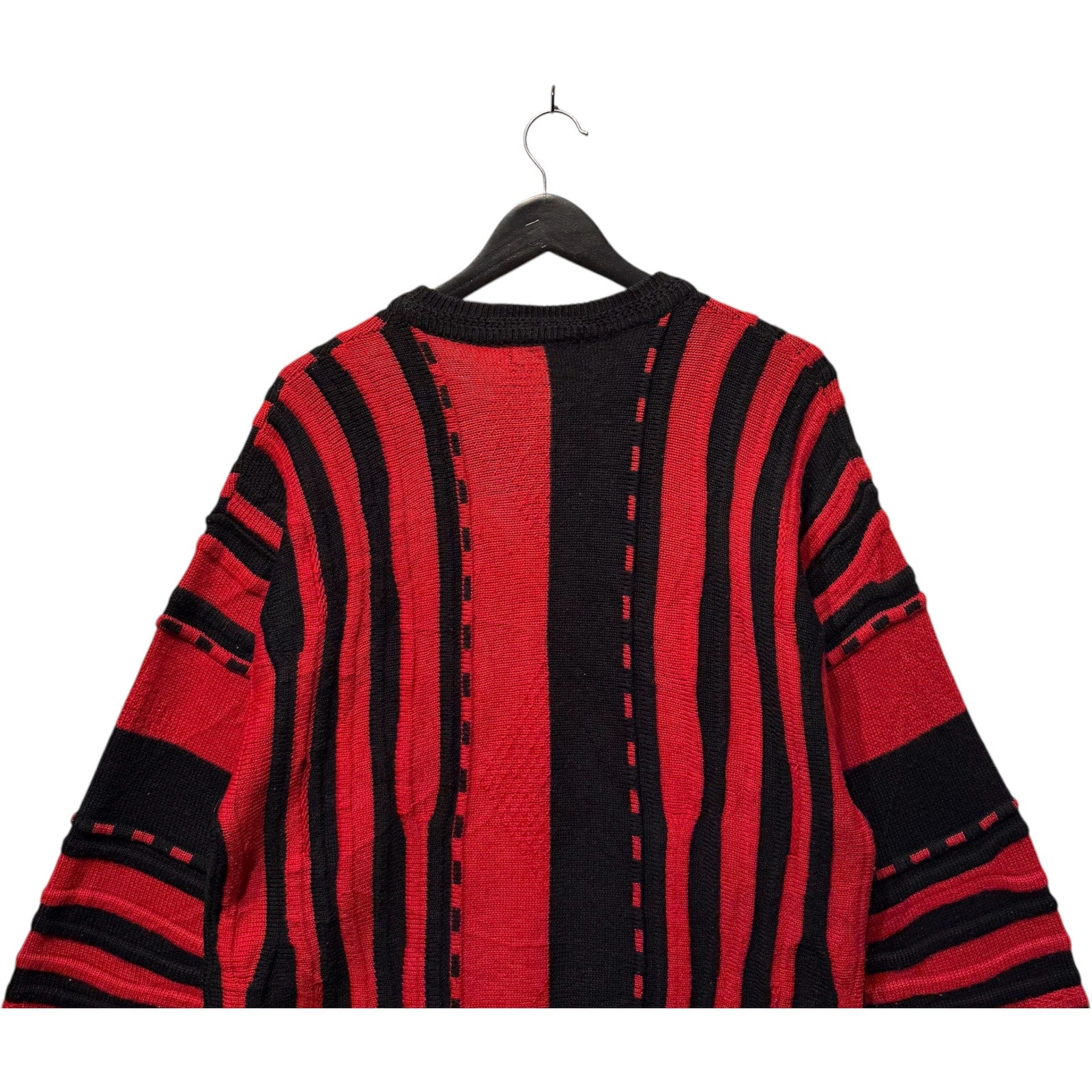 Vintage Calbari 3D Patterned Crest Embroidered Sweater