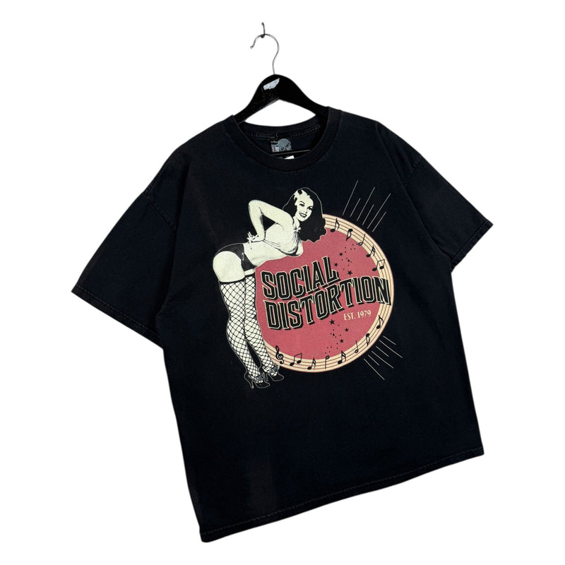 Vintage Social Distortion Pin-Up Girl Rock Band T-Shirt