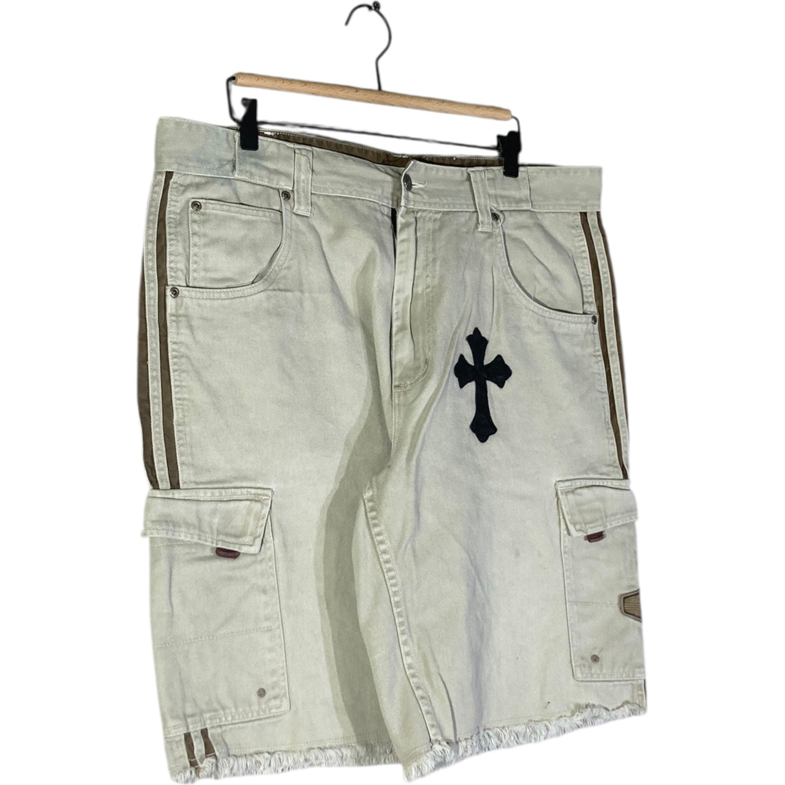 Vintage No Boundaries Cross Raw Hem Cargo Shorts 40