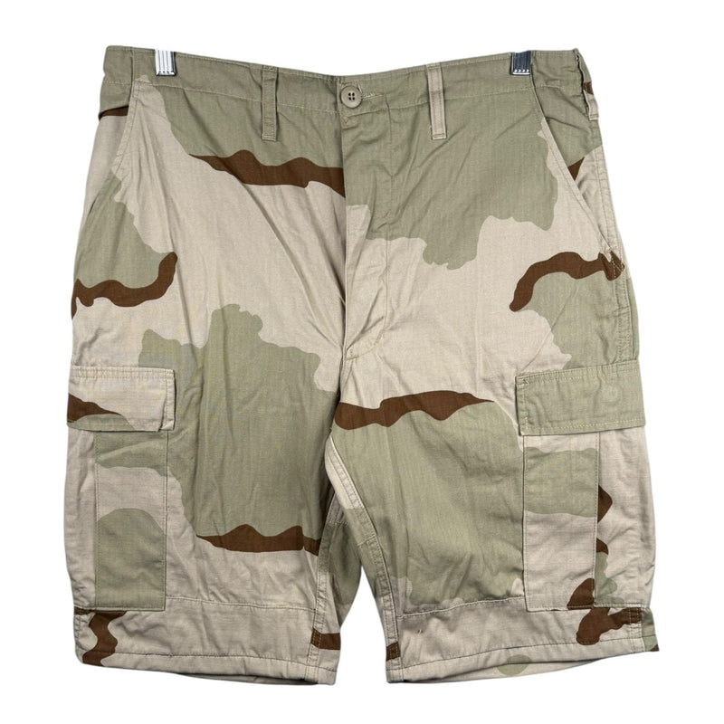 Vintage Camo Cargo Shorts Medium