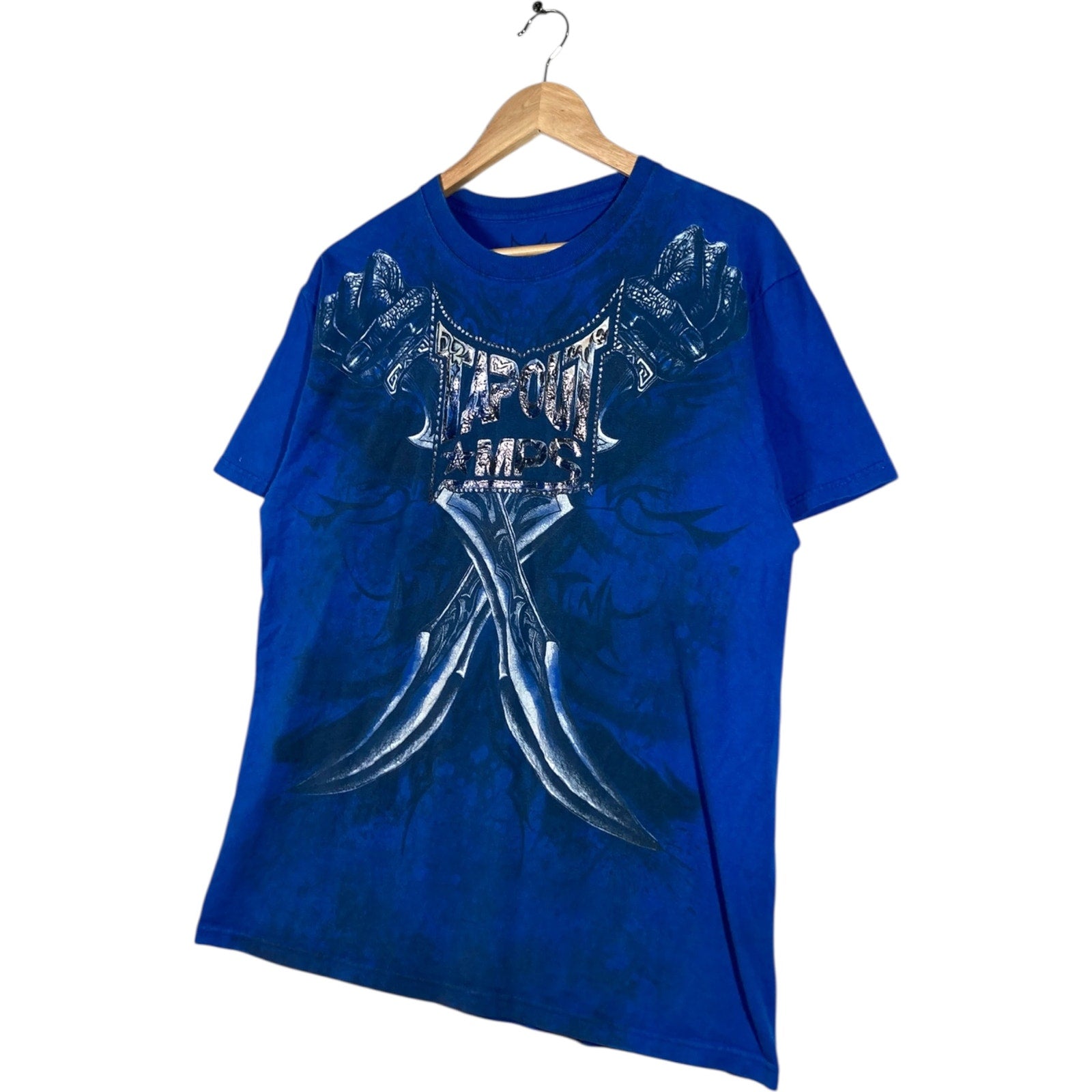 Vintage Tapout AMPS Y2K MMA Dagger Graphic T-Shirt