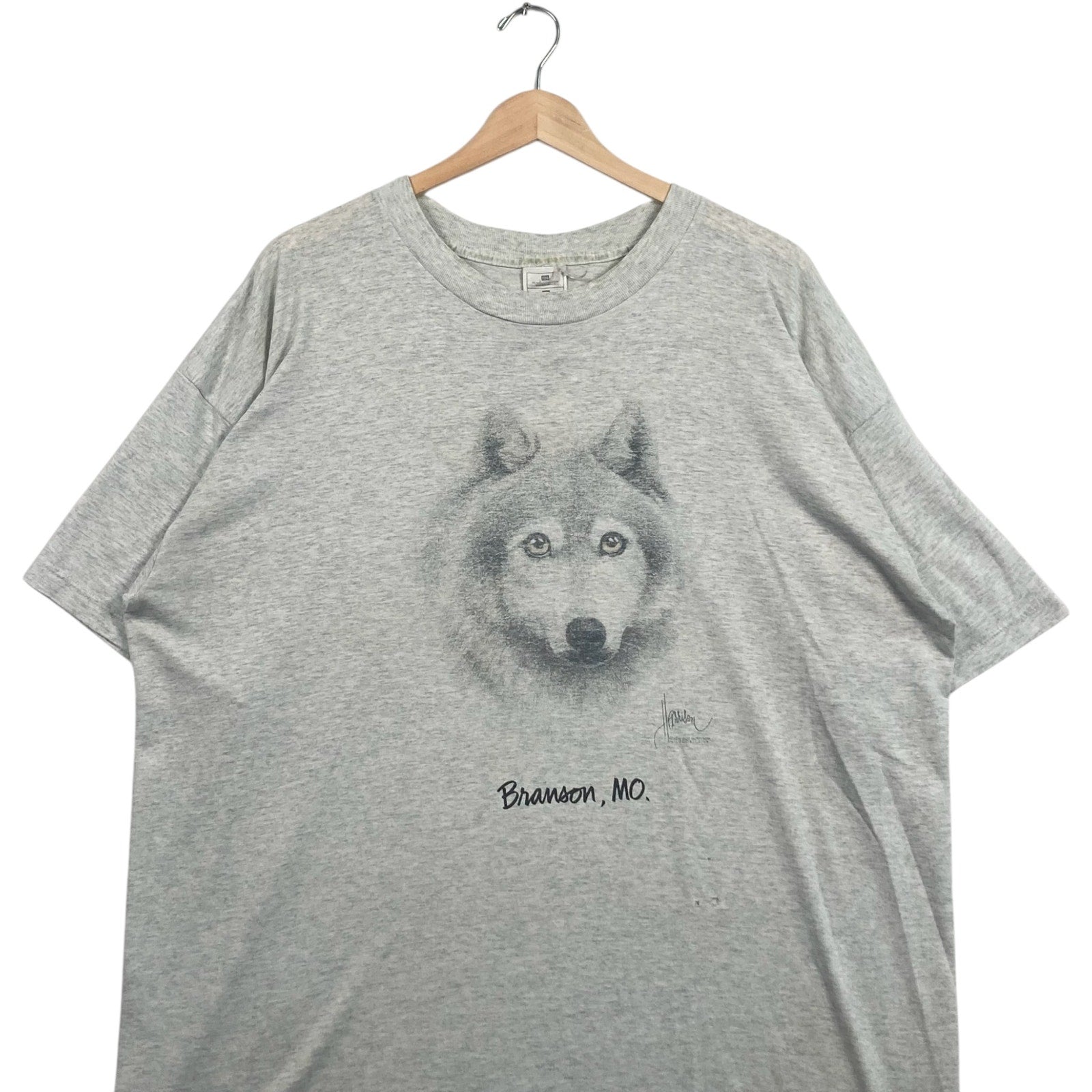 Vintage Branson Montana Wolf Tee