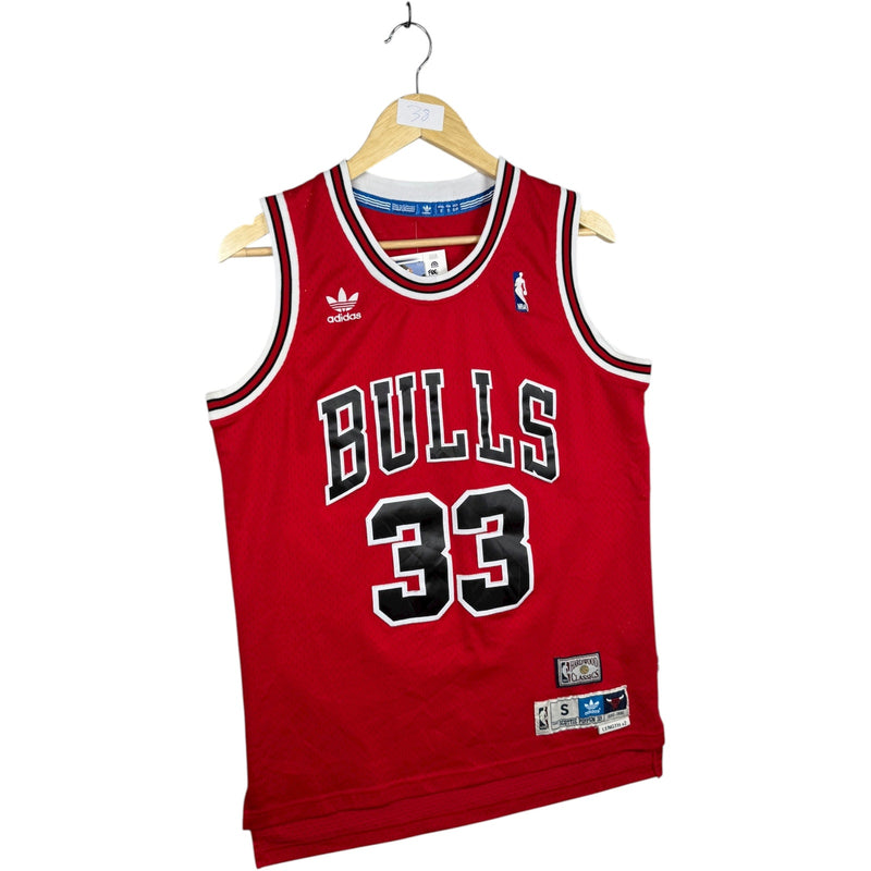 Vintage Adidas Chicago Bulls Scottie Pippen #33 NBA Jersey