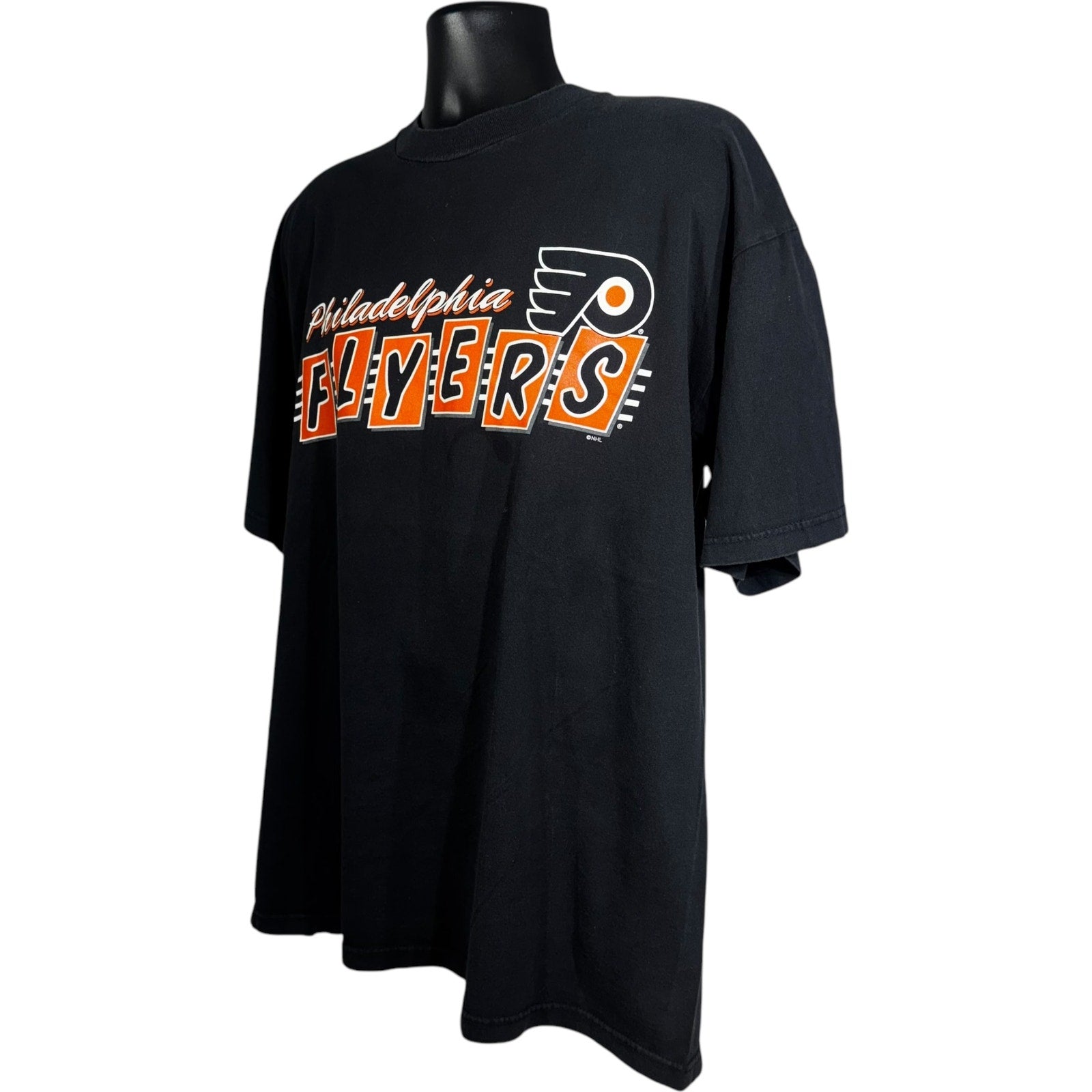 Vintage Philadelphia Flyers NHL Spellout Tee 90s