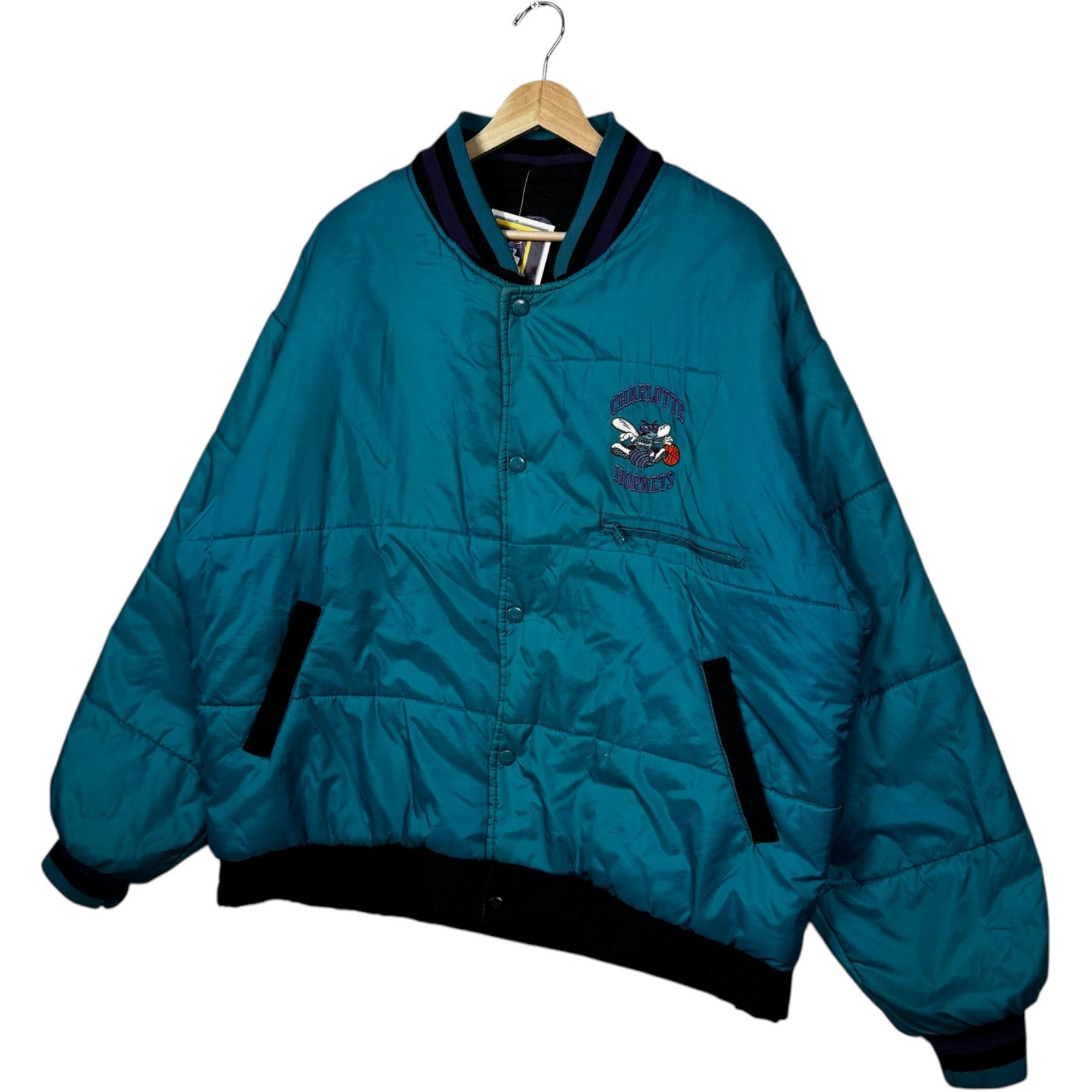 Vintage Pro Player Charlotte Hornets Reversible Puffer Jacket
