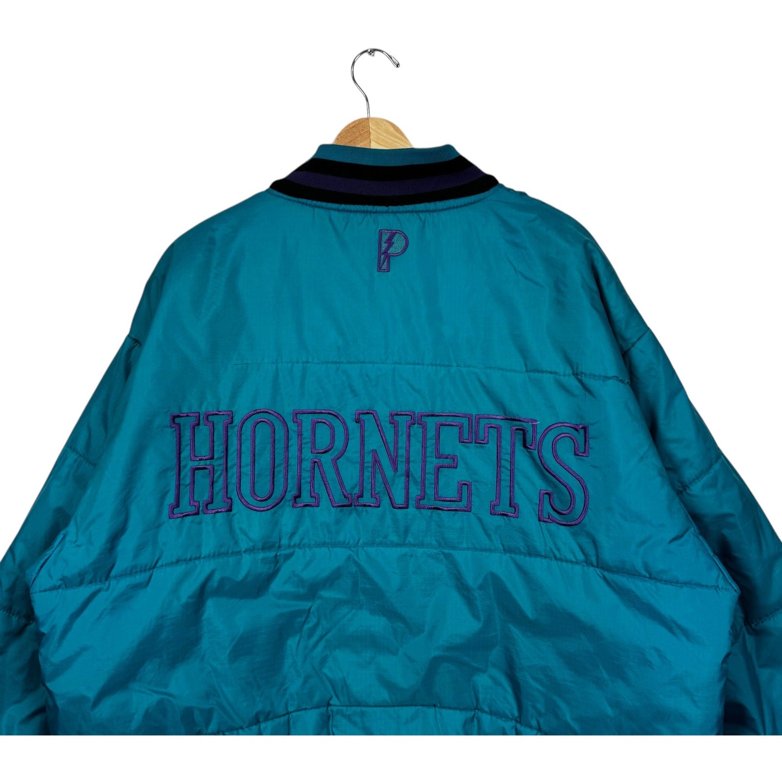 Vintage Pro Player Charlotte Hornets Reversible Puffer Jacket