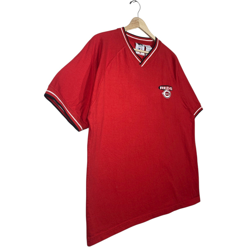Vintage Reds MLB Team Logo V-Neck T-Shirt