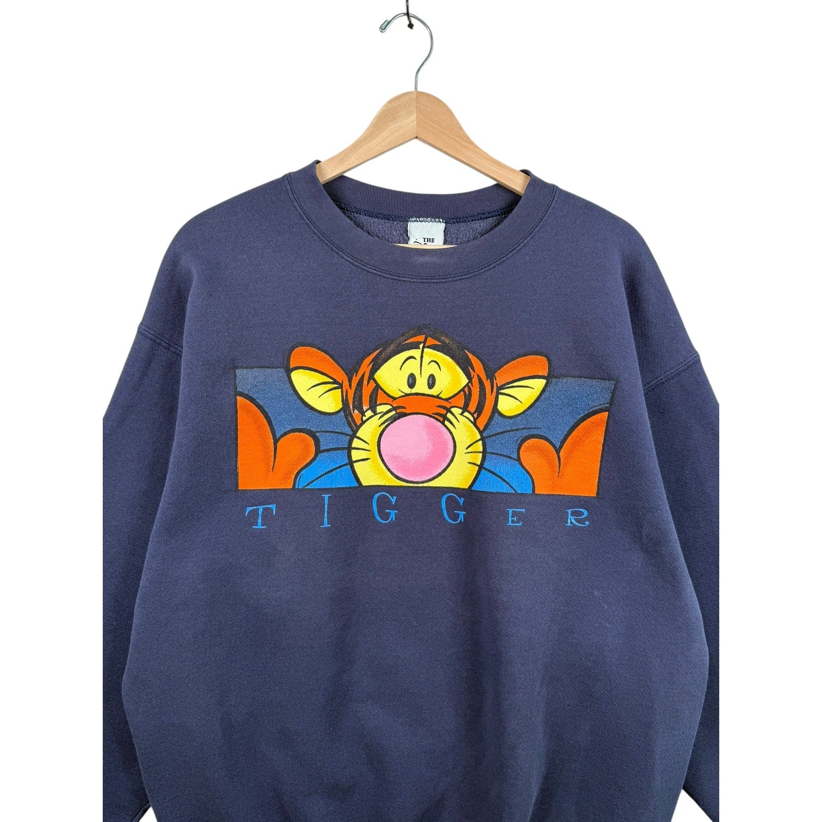 Vintage The Disney Store Tigger Winnie the Pooh Crewneck