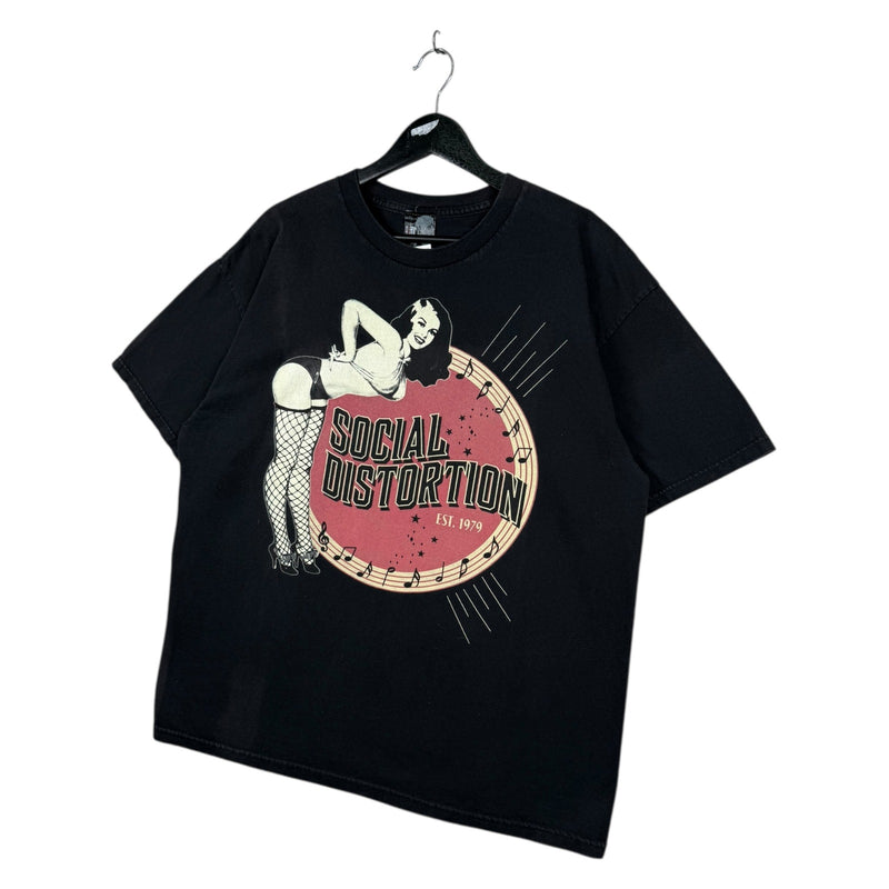 Vintage Social Distortion Pin-Up Girl Rock Band T-Shirt