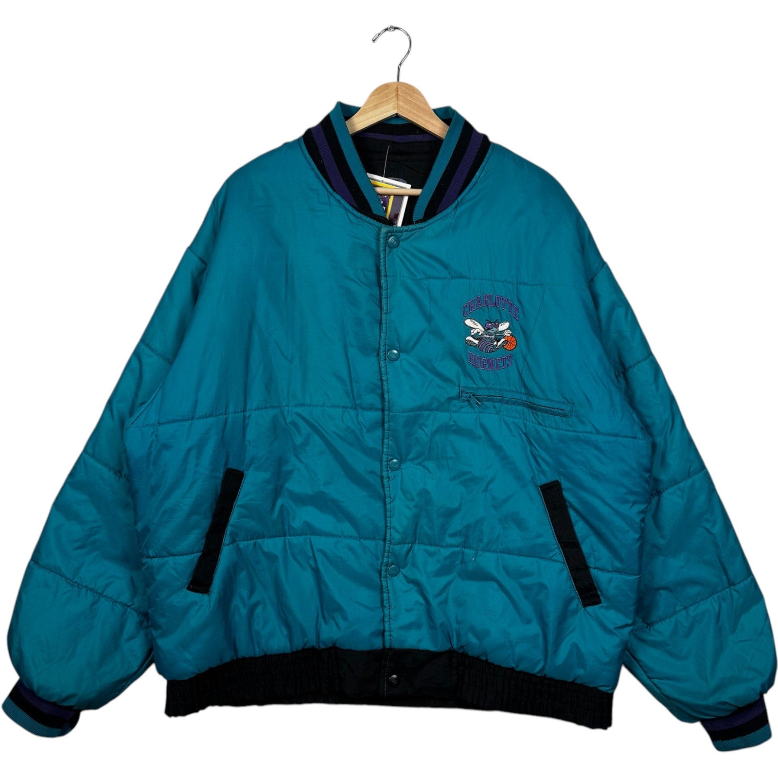 Vintage Pro Player Charlotte Hornets Reversible Puffer Jacket