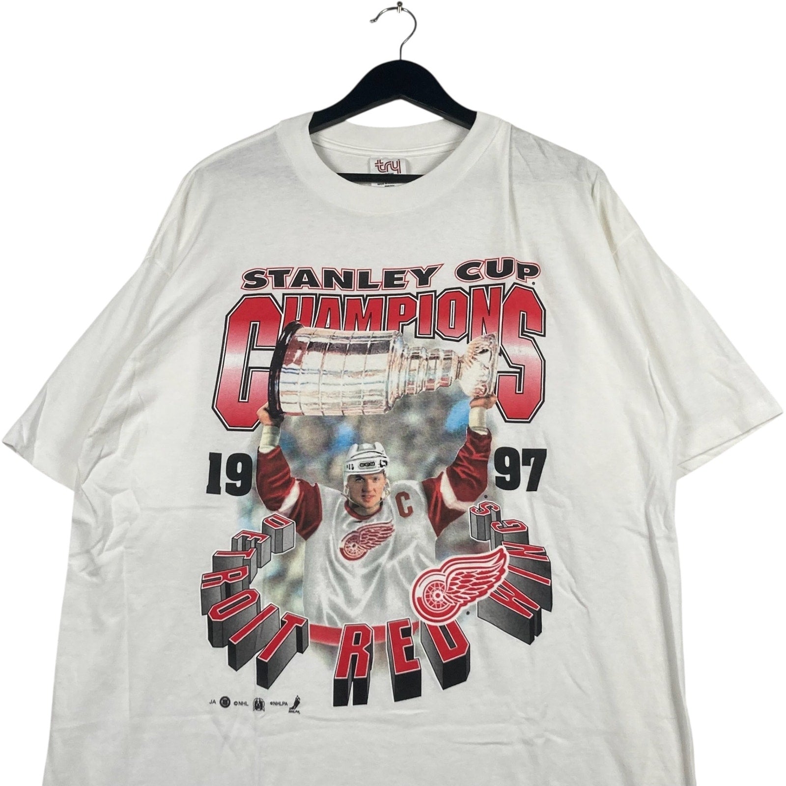 Vintage Detroit Red Wings Stanley Cup Champions NHL Tee 1997