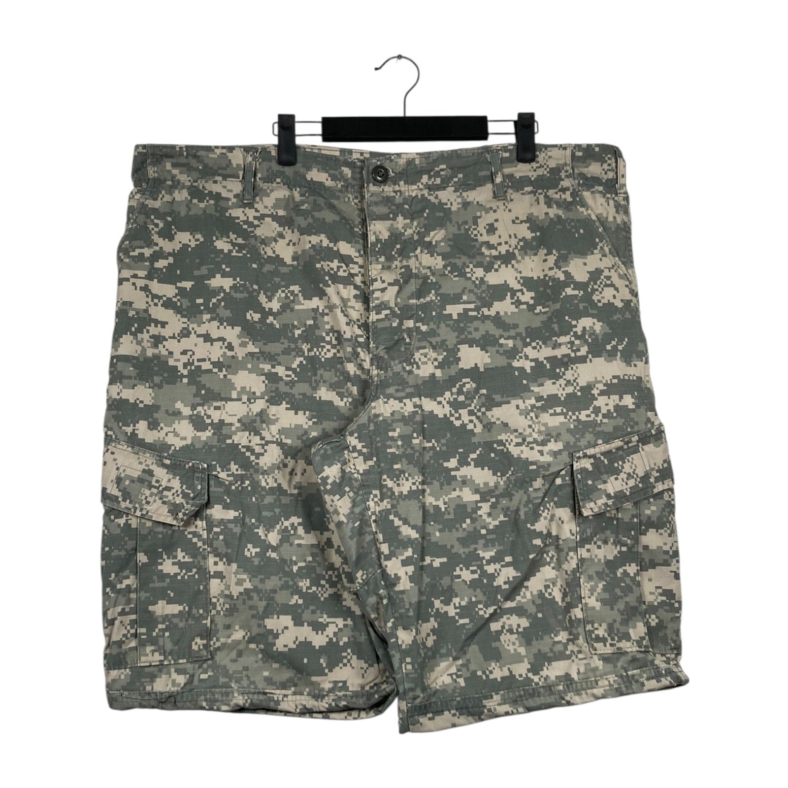 Vintage Camo Cargo Shorts 42