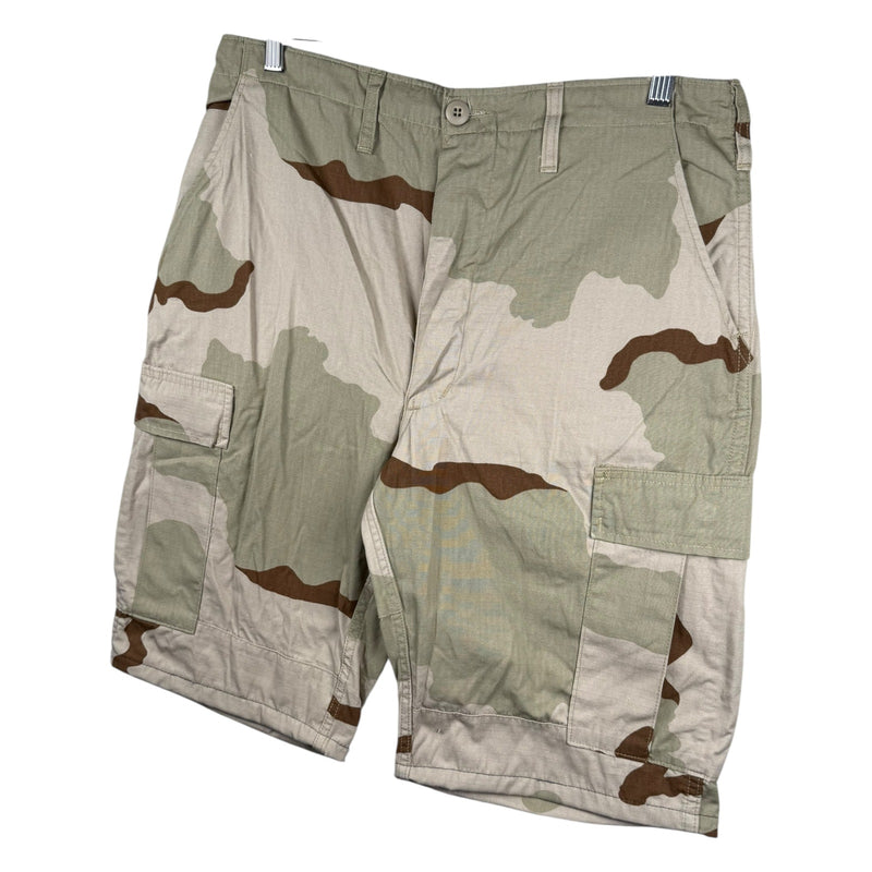 Vintage Camo Cargo Shorts Medium