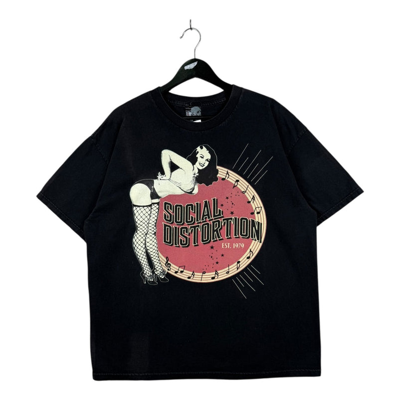 Vintage Social Distortion Pin-Up Girl Rock Band T-Shirt