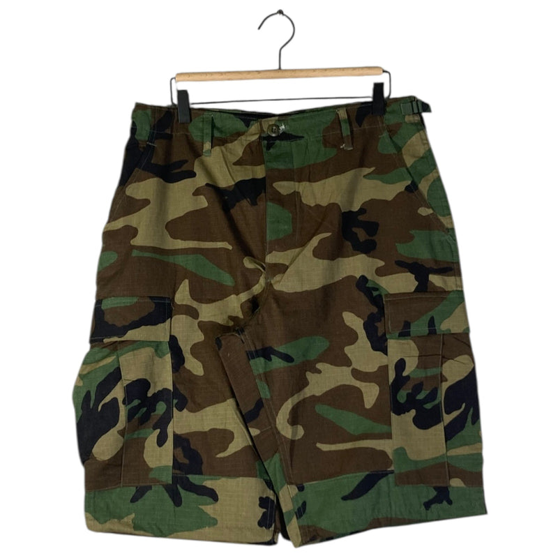 Vintage Camouflage Military Cargo Shorts Medium
