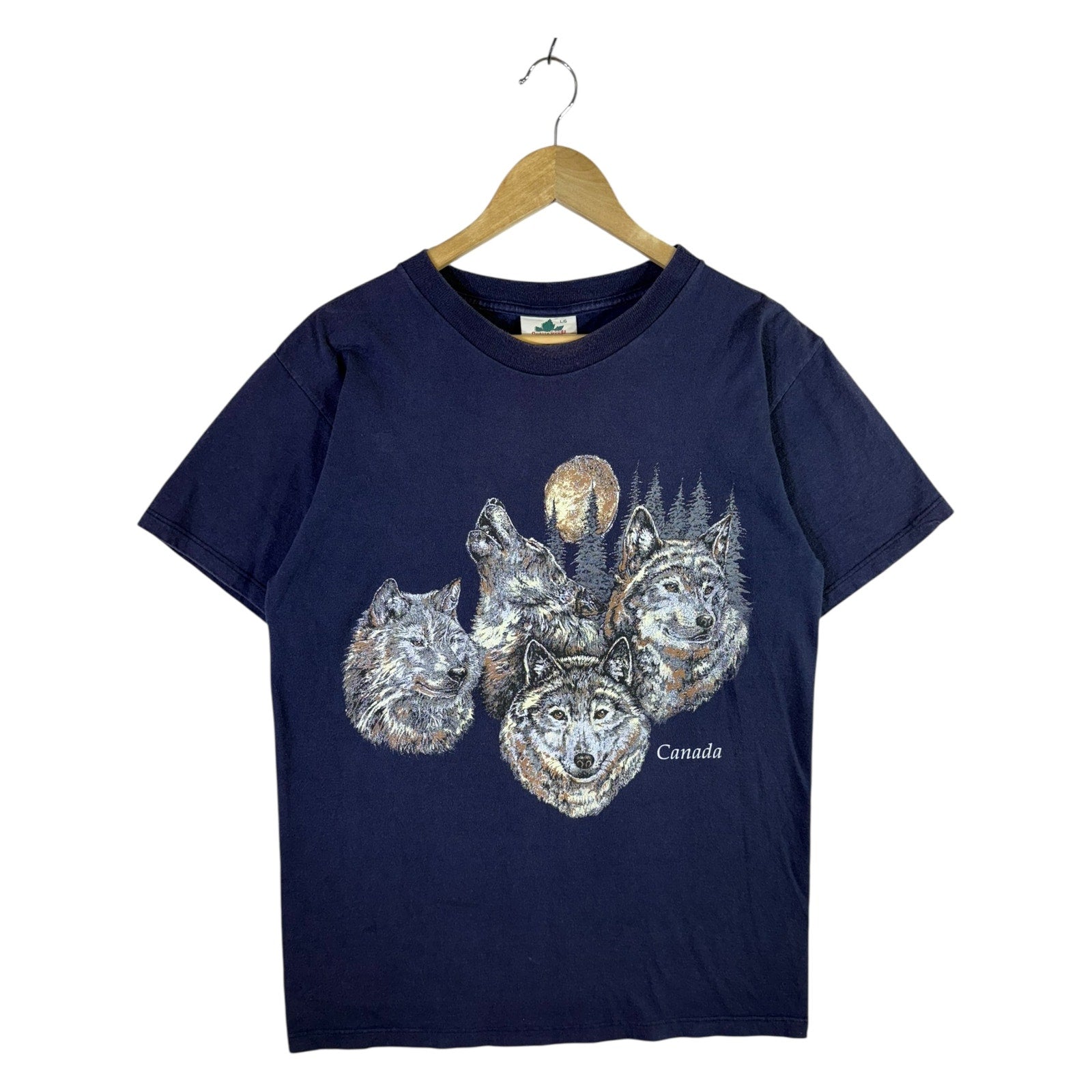 Vintage Canada Wolves Graphic T-Shirt