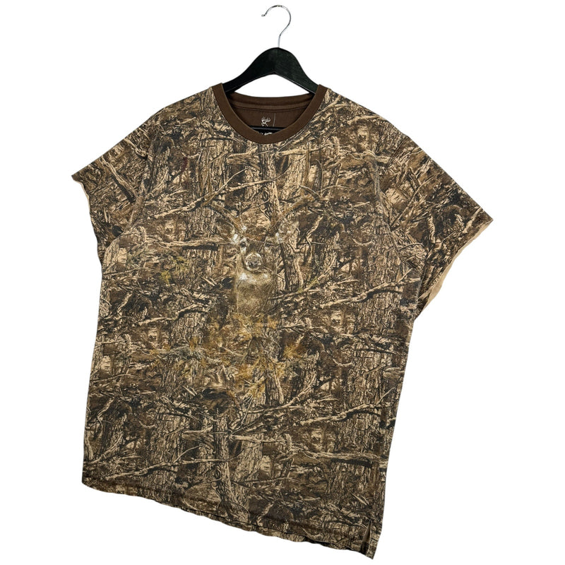 Vintage North River Outfitters Deer Camo Hunting Graphic T-Shirt