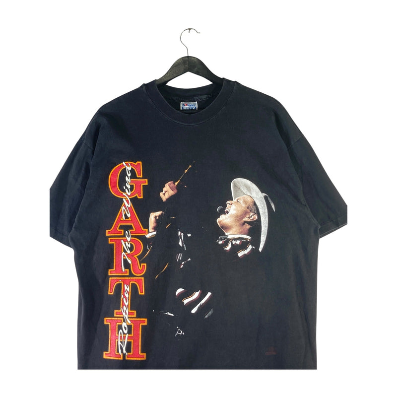 Vintage Garth Brooks Ropin the Wind Short Sleeve T-Shirt