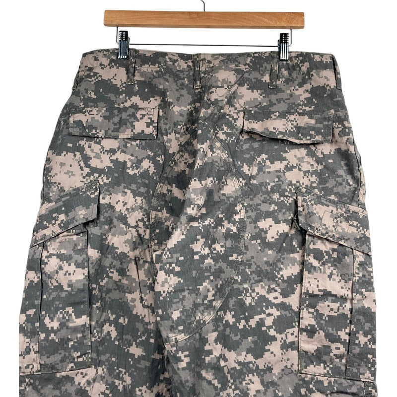 Vintage Camo Cargo Shorts Large