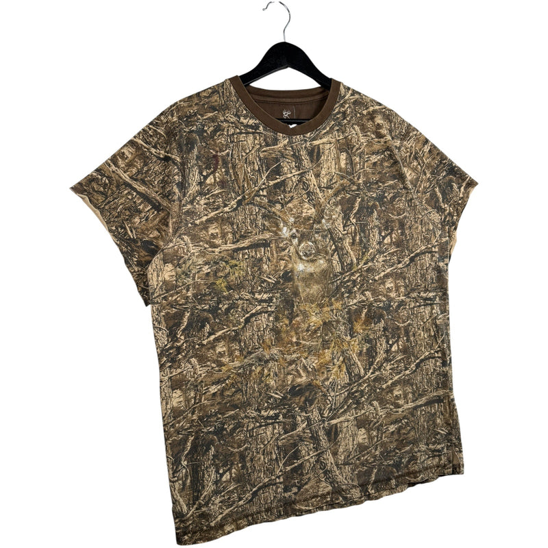 Vintage North River Outfitters Deer Camo Hunting Graphic T-Shirt