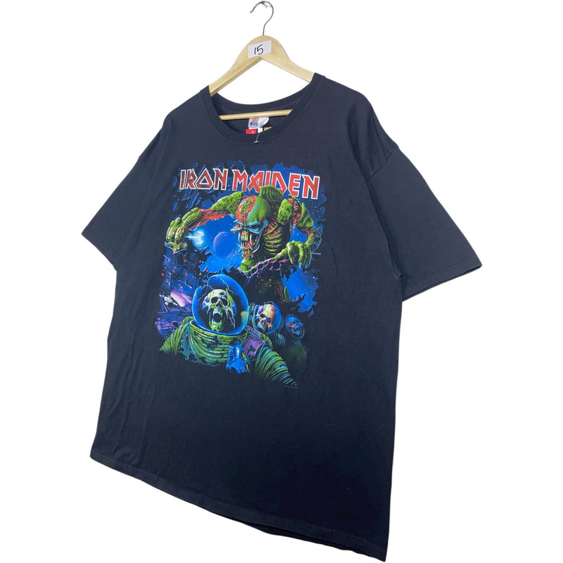 Vintage Iron Maiden The Final Frontier 2010 Graphic T-Shirt