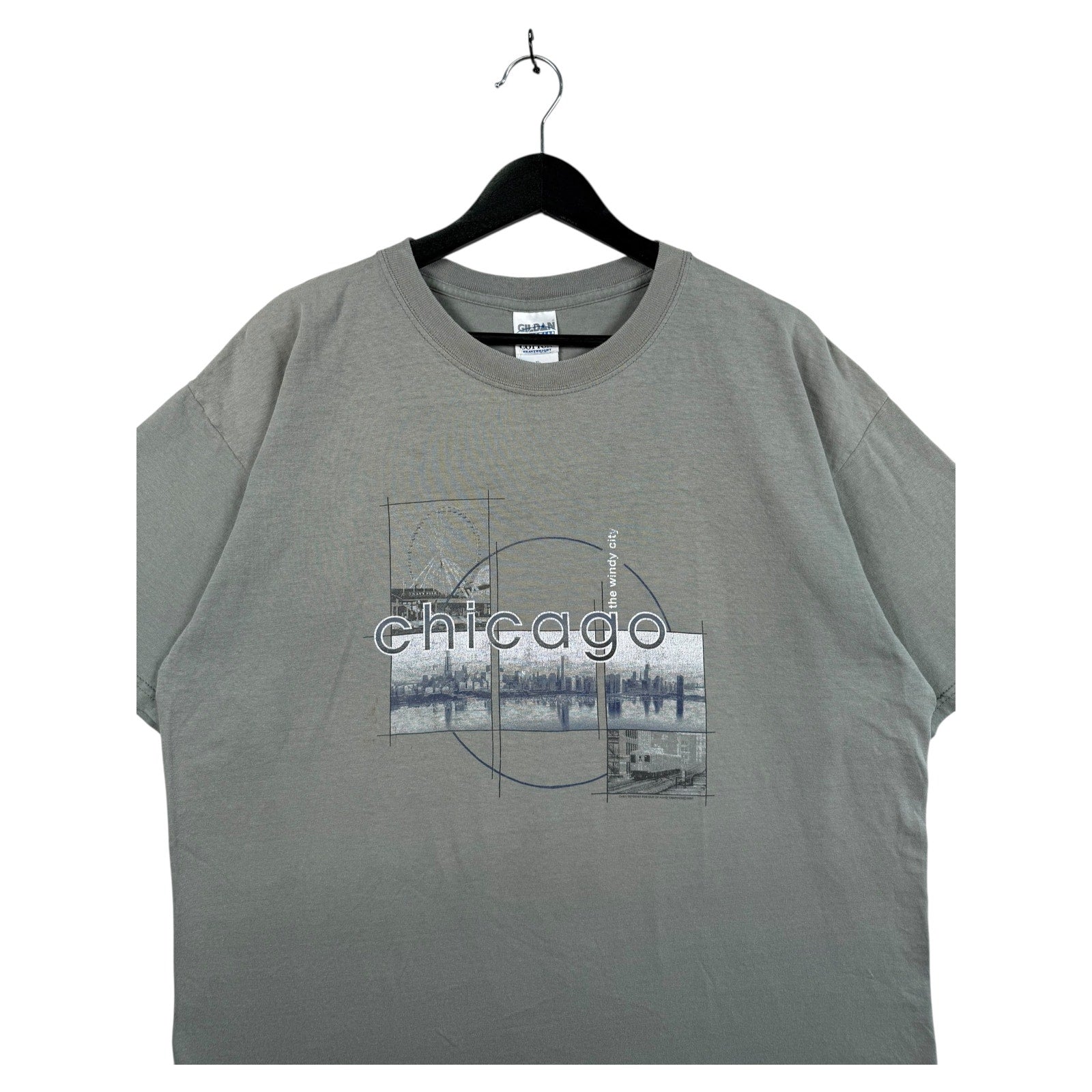 Vintage Gildan Chicago Graphic Short Sleeve T-Shirt