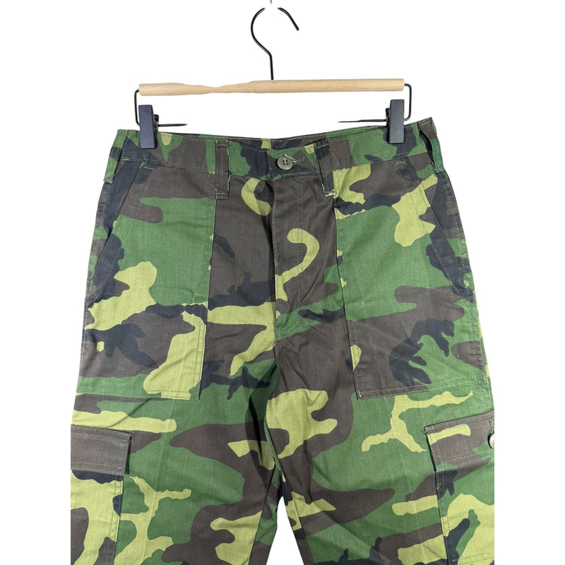 Vintage Cargo Camouflage Tactical Utility Shorts 31