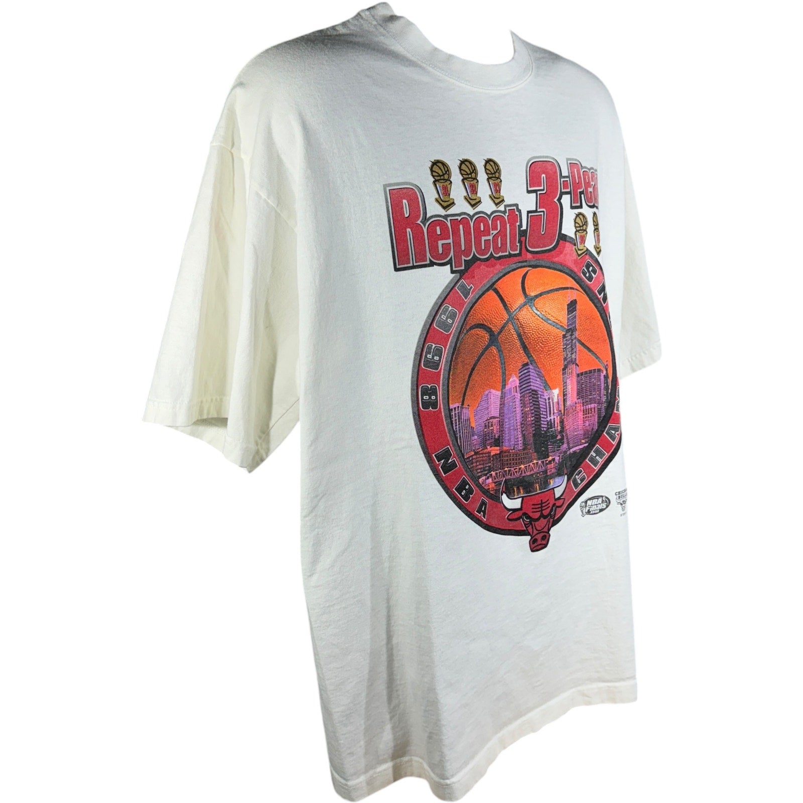 Vintage Starter NBA Chicago Bulls Repeat 3-Peat Tee 1996