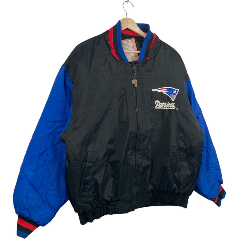 Vintage Pro Player New England Patriots Logo NFL Puffer Jacket