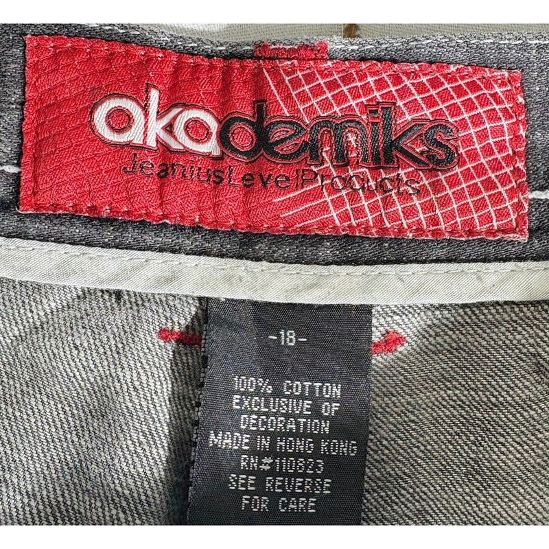 Women's Vintage Akademiks Embroidered Wide Leg Jeans 18