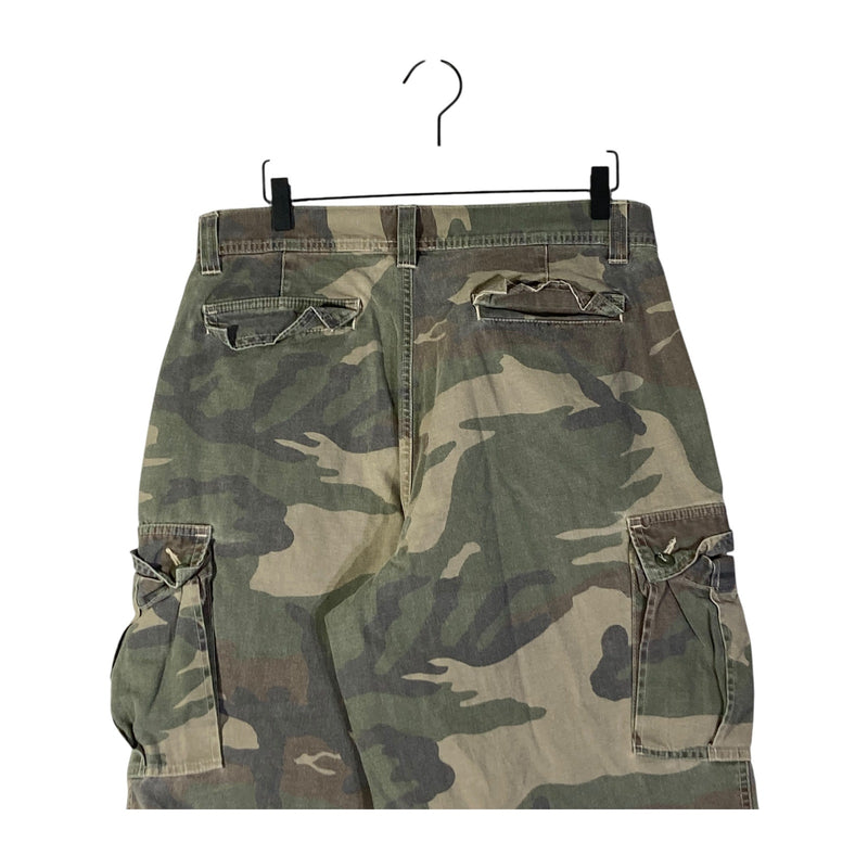 Vintage Cameron Camouflage Cargo Shorts 34