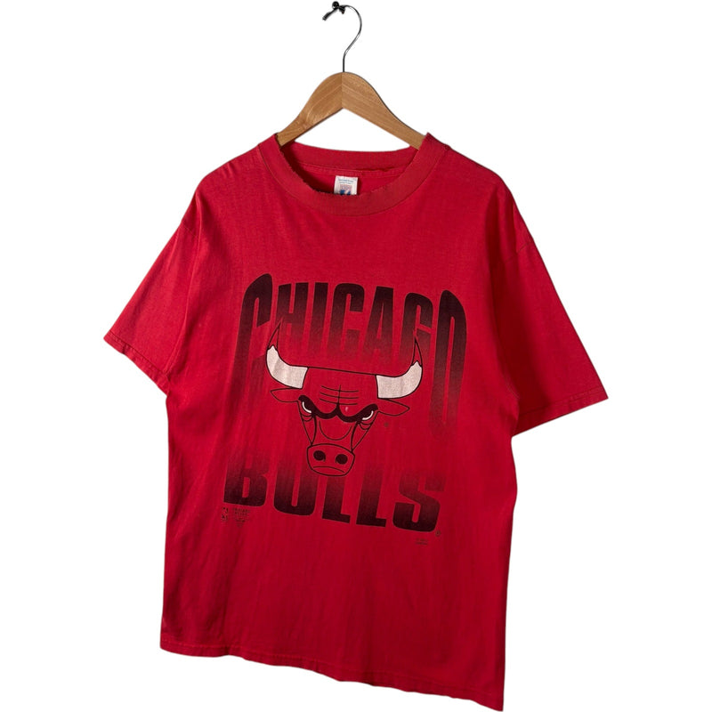 Vintage Logo 7 Chicago Bulls Spellout Logo Tee 90s