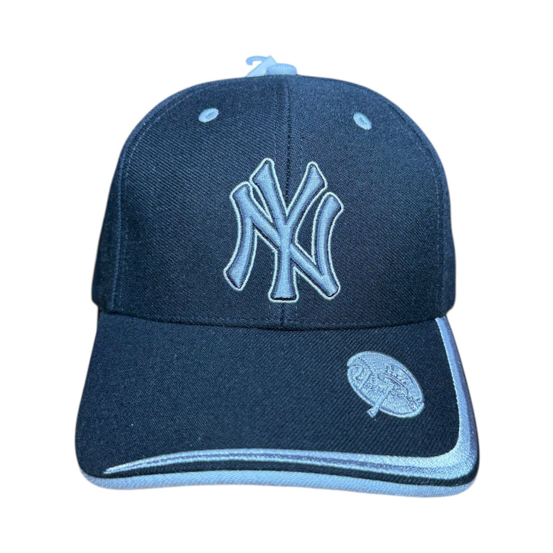 Vintage New York Yankee MLB Snapback Hat