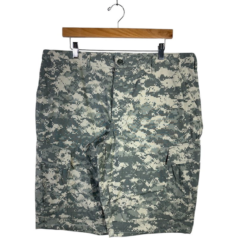 Vintage Digital Camo Adjustable Cargo Shorts 39