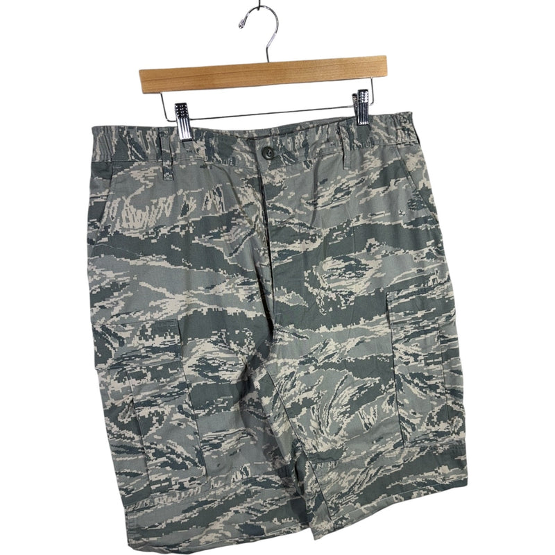 Vintage Tiger Stripe Camouflage Cargo Shorts 38