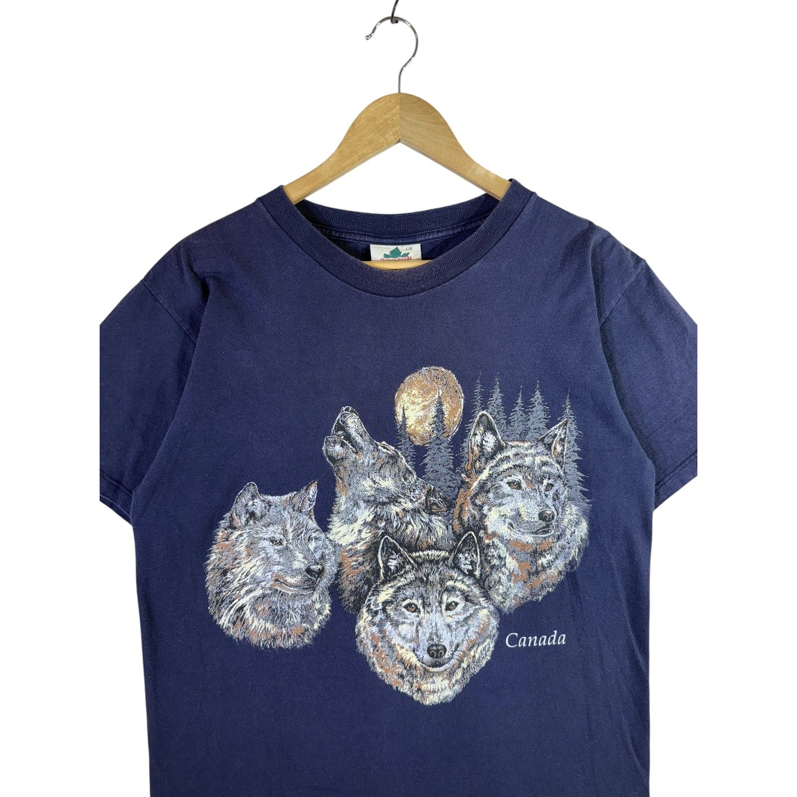 Vintage Canada Wolves Graphic T-Shirt