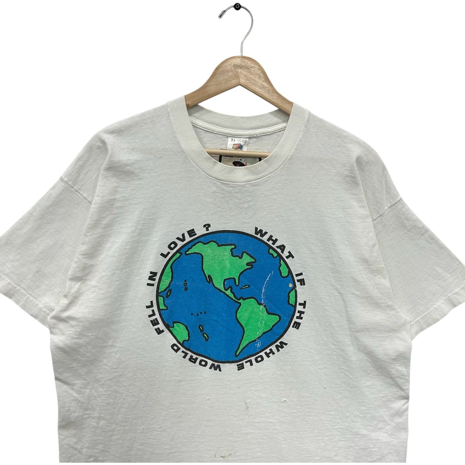 Vintage Berlin Travel Globe Souvenir Tee