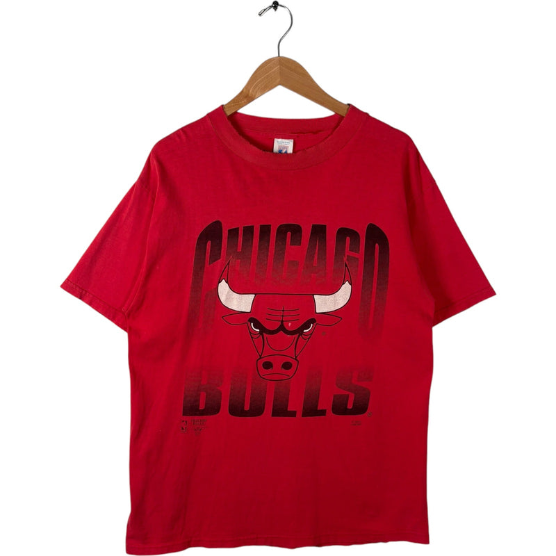 Vintage Logo 7 Chicago Bulls Spellout Logo Tee 90s