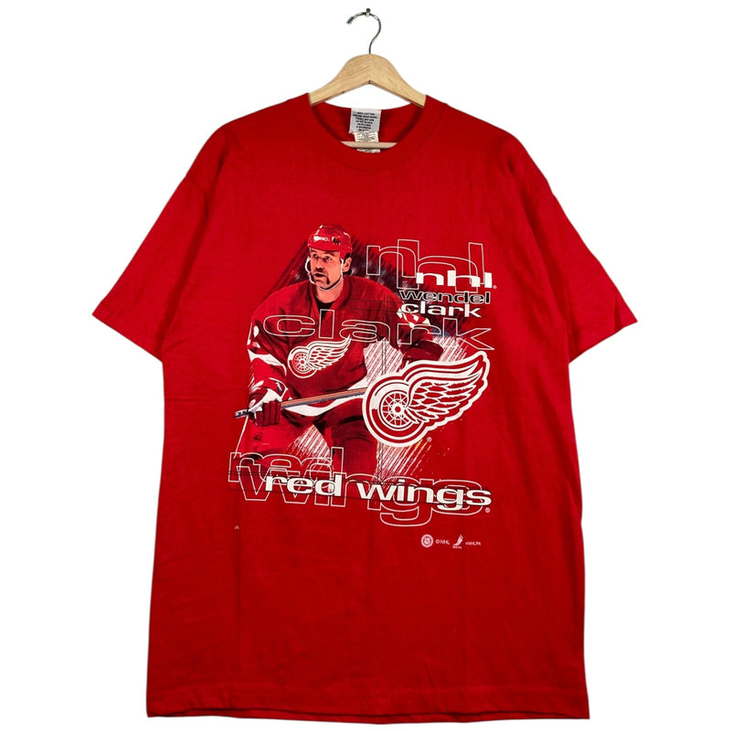 Vintage Detroit Red Wings Wendel Clark Graphic NHL T-Shirt