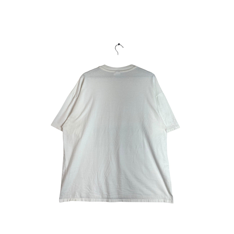 Vintage "Living Animal Species" T-Shirt