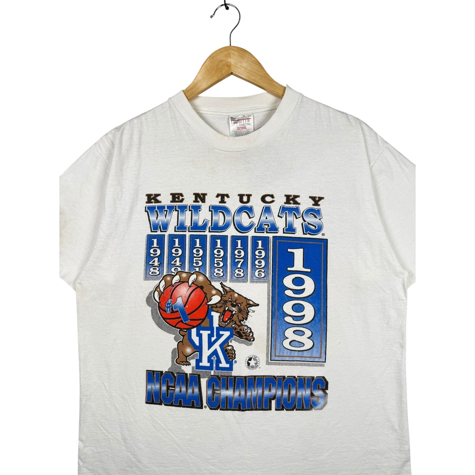 Vintage NCAA Champions Kentucky Wildcats 1998 T-Shirt