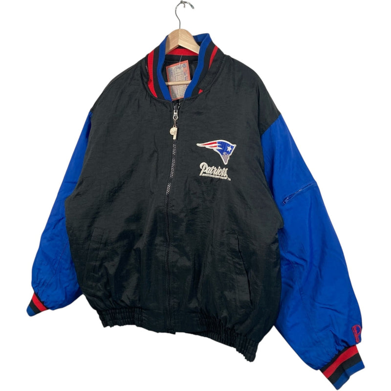 Vintage Pro Player New England Patriots Logo NFL Puffer Jacket
