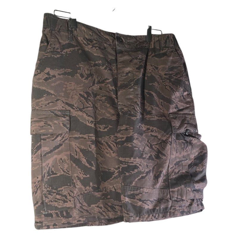 Vintage US Air Force Camo Cargo Shorts 34